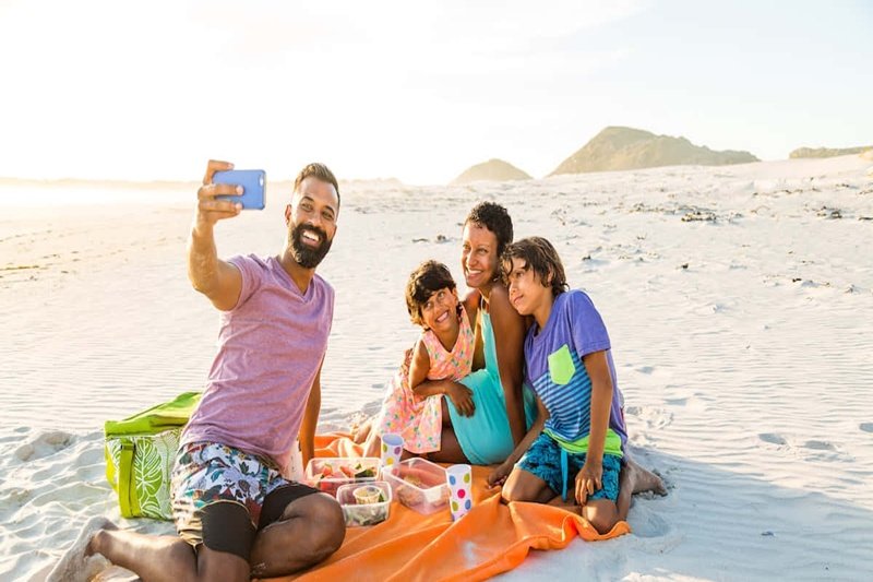 beach-family-pictures-1200-x-630-y6f1puxdl3d9x1n2